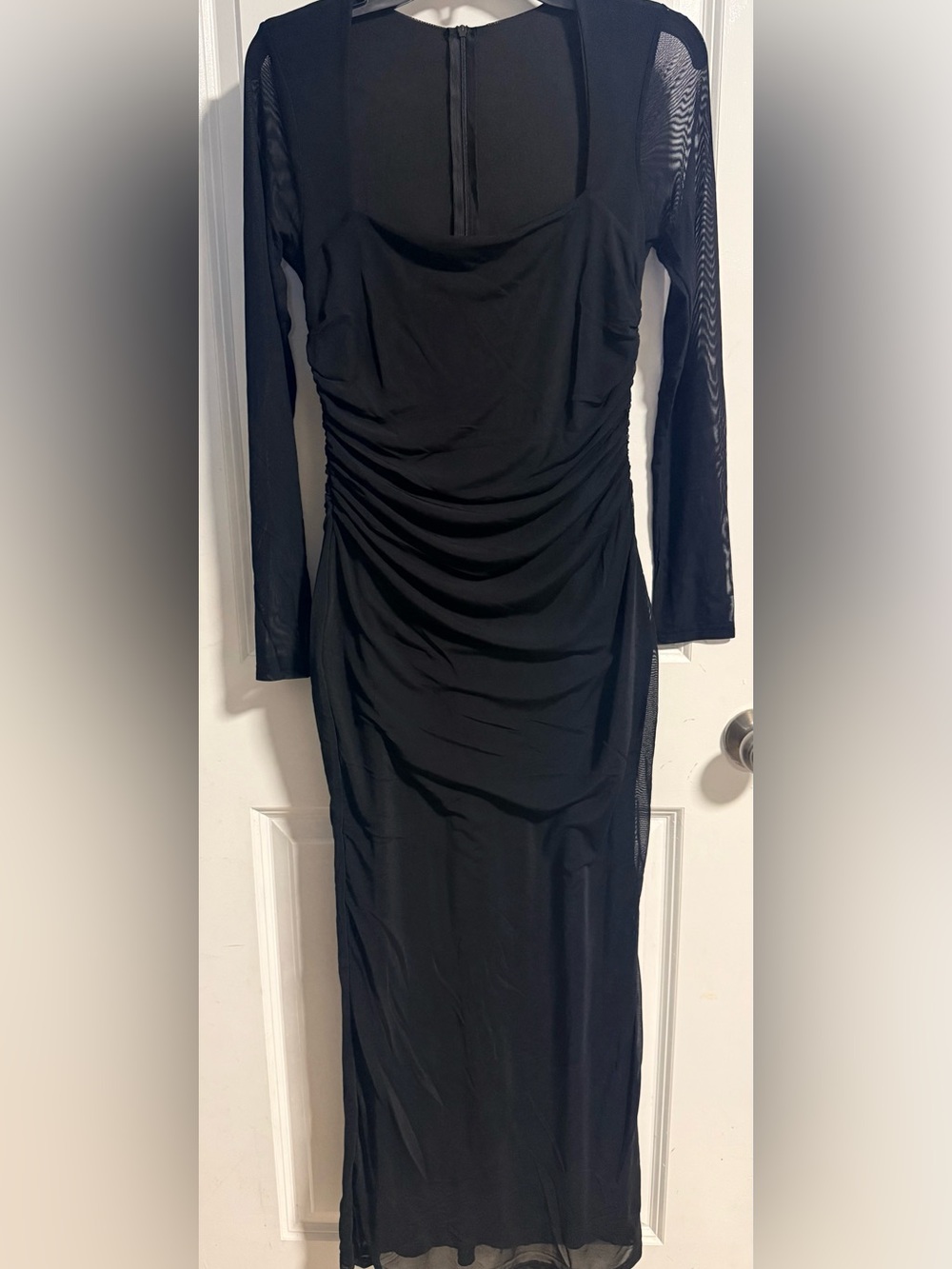 Black Long Sleeve Ruched Midi Dress